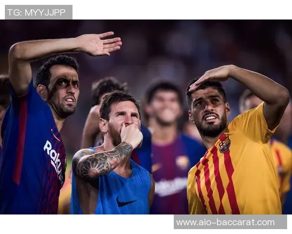 苏亚雷斯遭对方球员侵犯倒地牙哥愤怒指责裁判失职