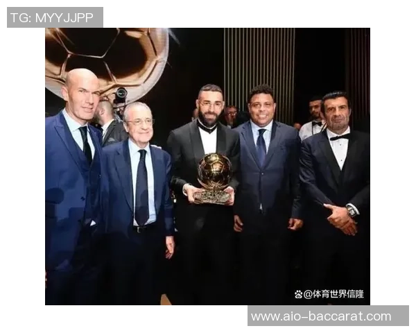 本泽马心目中的最佳足球阵容揭晓大罗C罗梅西领衔锋线小罗齐达内入选