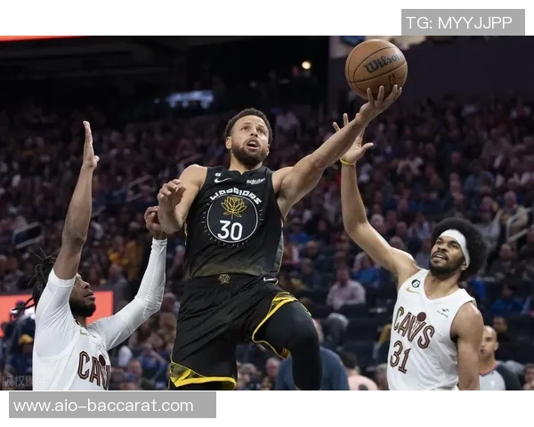 吉莱斯皮三分球手感火热砍下28分创太阳控卫新高纪录