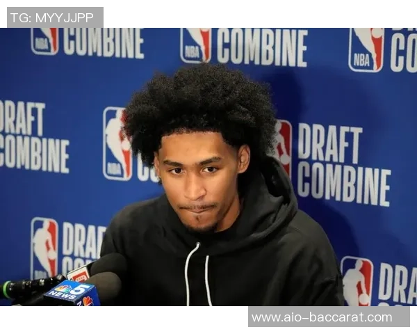 榜眼哈珀19分钟高效表现12中8砍下17分罚球状态稍逊仅中1球