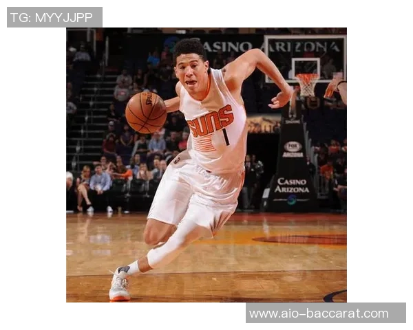 布克赞邓恩今夏训练刻苦展现更强侵略性状态提升显著