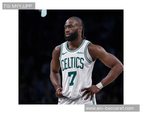 杰伦布朗直言强队比赛遭偏哨判罚不公引发热议